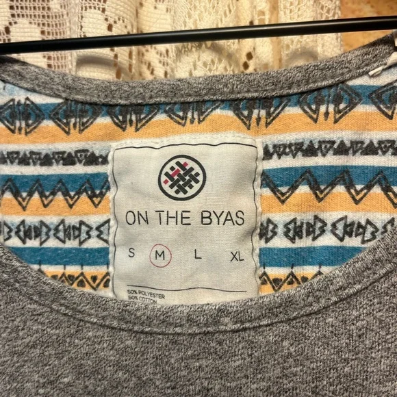 On the Byas Gray and Blue Tank Top (086) - Picture 5 of 9